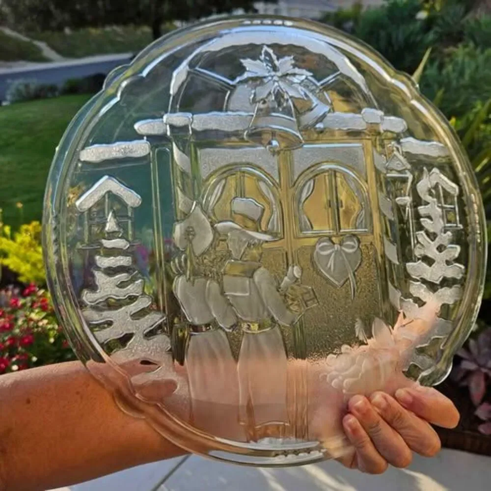 Unbranded clear glass